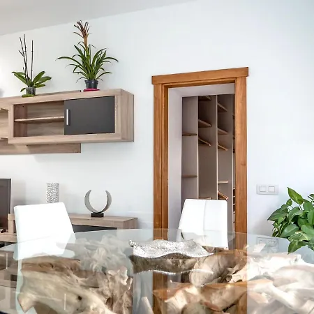 Comfortable House In With Free Parking * Tías