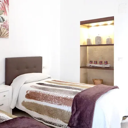 Dom wakacyjny Comfortable House In With Free Parking