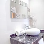 Comfortable House In With Free Parking * Tías