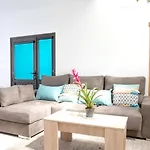 Comfortable House In With Free Parking Ferienhaus *