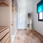 Comfortable House In With Free Parking