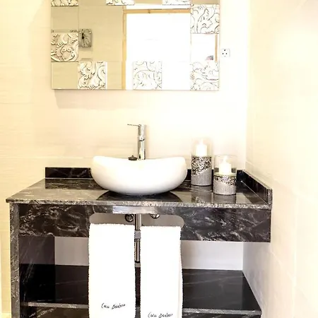 Comfortable House In With Free Parking Дом отдыха Тиас