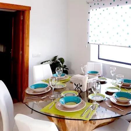Сasa de vacaciones Comfortable House In With Free Parking