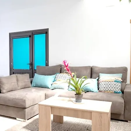 Comfortable House In With Free Parking Holiday home *