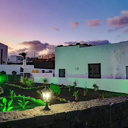 Comfortable House In With Free Parking *