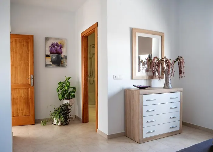 Comfortable House In With Free Parking Tías