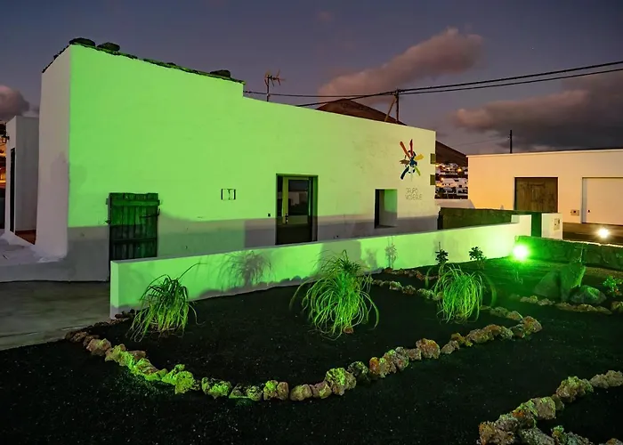 Comfortable House In With Free Parking Σπίτι διακοπών *